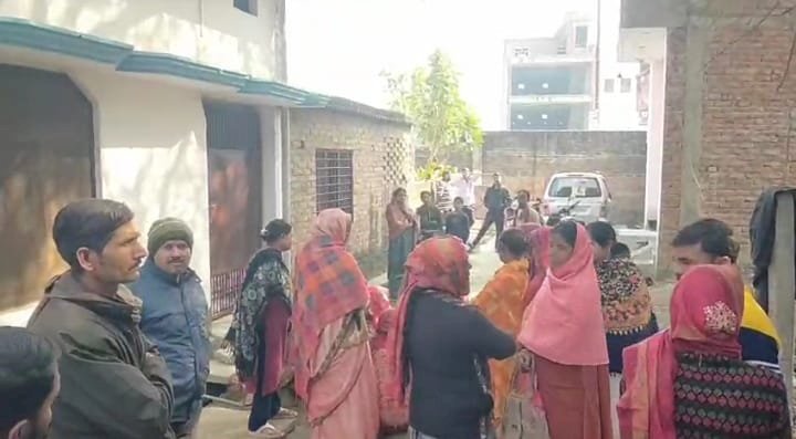 रायबरेली महिला अनुदेशक ने संदिग्ध हालत में फांसी लगाकर की आत्महत्या, मचा कोहराम