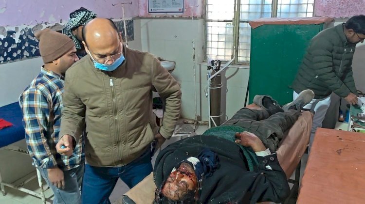 रायबरेली-दो बाइको की आमने-सामने टक्कर में एक गंभीर, ट्रामा रेफर