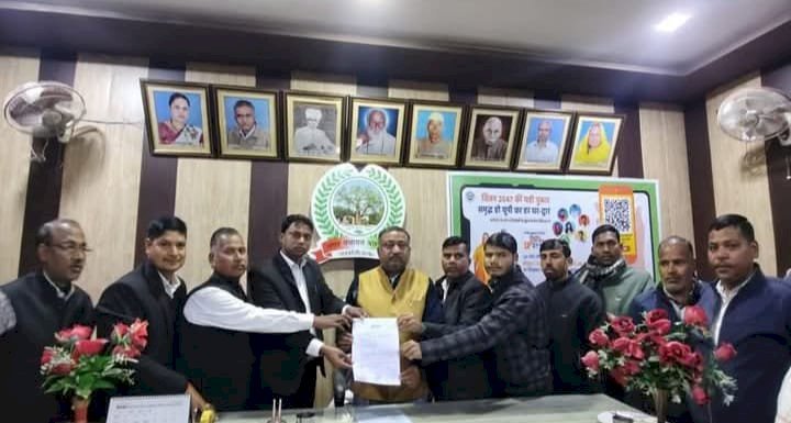 रायबरेली - बछरावां को तहसील बनाने की मांग हुई तेज, अधिवक्ताओं ने मुख्यमंत्री संबोधित ज्ञापन नगर पंचायत अध्यक्ष को सौपा