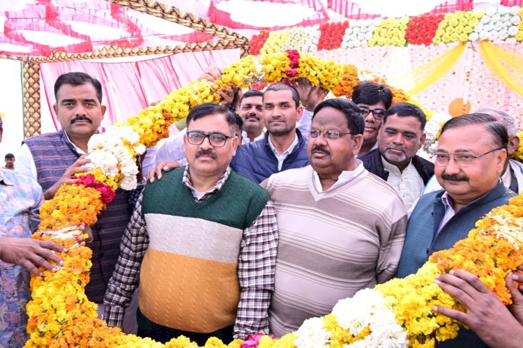 रायबरेली-पूरे बांके सिंह, खरगपुर कुर्मियाना में “स्व. प्रमोद सिंह क्रिकेट कप प्रतियोगिता” का हुआ भव्य शुभारंभ. 