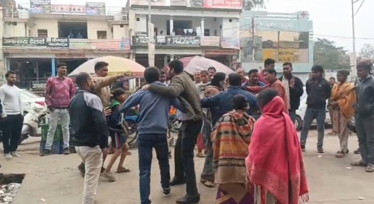 रायबरेली : सरेआम मारपीट का लाइव वीडियो वायरल