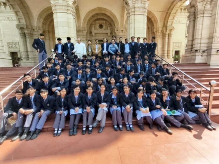 ऊंचाहार:चिन्मया विद्यालय एनटीपीसी  के विद्यार्थियों का उत्तर प्रदेश विधानसभा भ्रमण,,, 