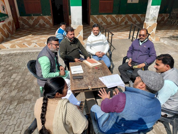 रायबरेली-बूथो पर पहुंच कर जिला प्रभारी ने एसआईआर की प्रगति की परखी जमीनी हकीकत