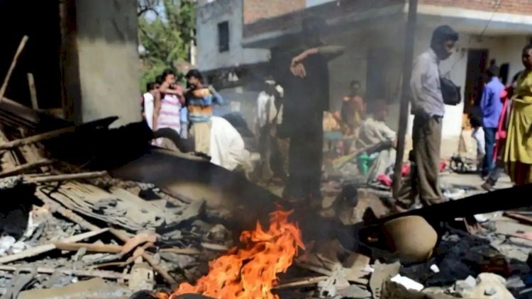 रायबरेली:क्या घर मे पटाखे रखने की थी परमीशन? घर के अंदर रखे पटाखे में ब्लास्ट आग से घरेलू सिलेंडर में भी हुआ ब्लास्ट