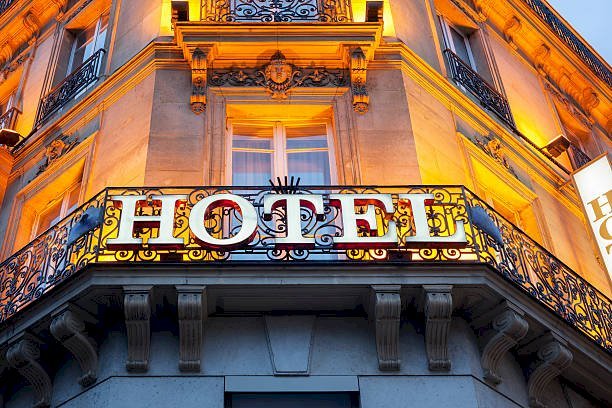 रायबरेली: ऊंचाहार में होटल के नाम पर जिस्म की आग बुझाने की सुविधा