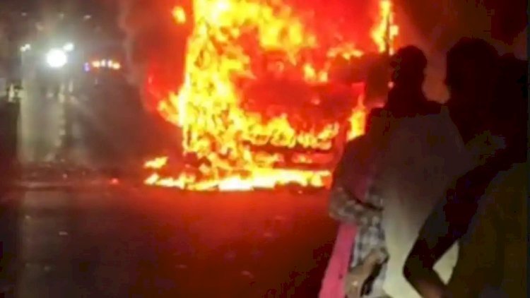 रायबरेली में सलोन जा रही प्राइवेट बस में लगी भीषण आग, मची अफरा-तफरी