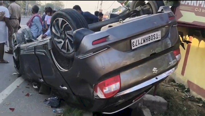 रायबरेली-साइकिल सवार को बचाने के चक्कर में कार अनियंत्रित होकर डिवाइडर से टकराकर पलटी, सभी सुरक्षित