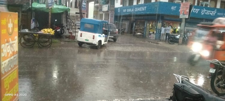 रायबरेली मूसलाधार बारिश ने किसानों के अरमानों पर फेरा पानी, गेहूं की मडाई का कार्य हुआ ठप्प