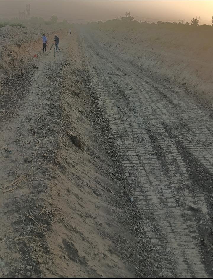 रायबरेली-डलमऊ कैनाल नहर में सफाई कार्य प्रारम्भ होने से किसानो में खुशी कि लहर।