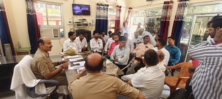 रायबरेली-मामूली विवाद में दबंगों का तांडव, पत्नी के सामने पति को बीच सड़क पर घसीटकर पीटा