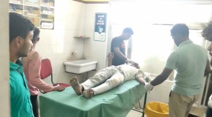 रायबरेली-अज्ञात कार की टक्कर से बाइक सवार दो घायल, किया गया इलाज