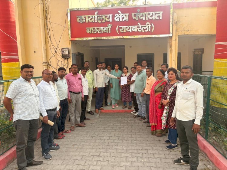 रायबरेली-विगत 16 अप्रैल से कार्य से विरत है पंचायती विभाग के संविदा कर्मी