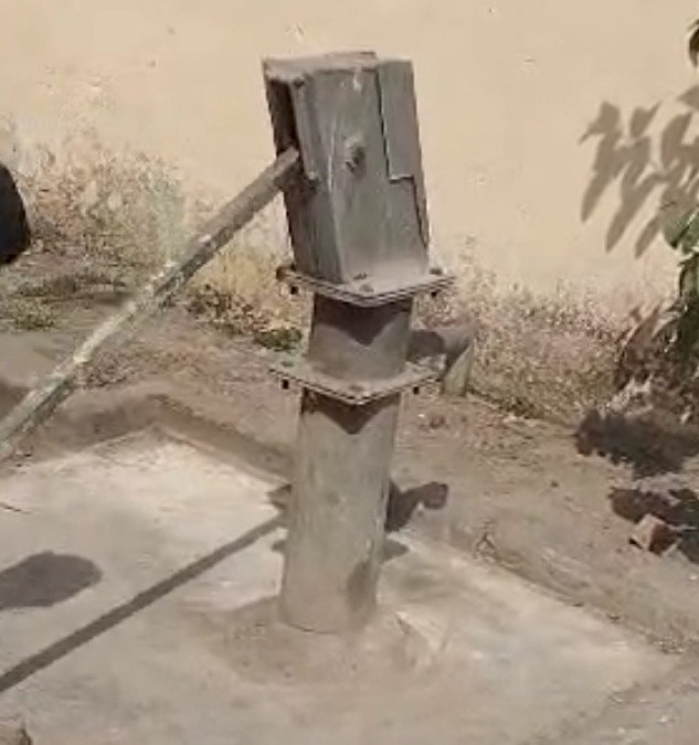 रायबरेली-डीपीआरओ की उदासीनता से गांवों में गहराया जल संकट,सूखे पड़े इंडिया मार्का हैंडपंप