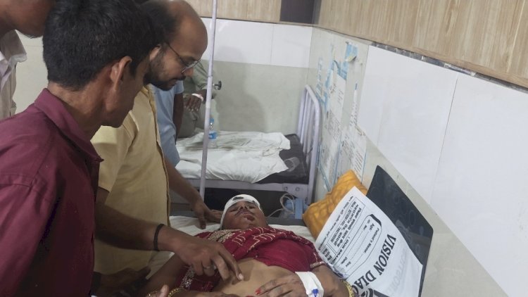 रायबरेली-कुत्ते को बचाने के चक्कर में बाइक हुई अनियंत्रित, मां-बेटे घायल