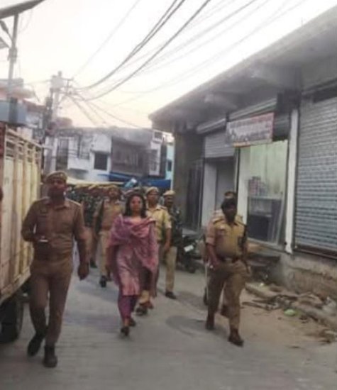 रायबरेली-बकरीद पर्व को लेकर पुलिस अलर्ट मोड में, सीओ ने किया फ्लैग मार्च