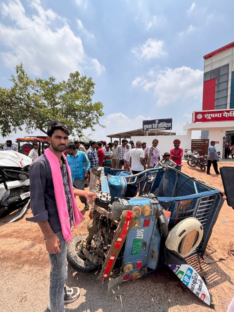 रायबरेली तेज रफ्तार फॉर्च्यूनर ने ई-रिक्शा में मारी टक्कर, चार घायल, दो गंभीर