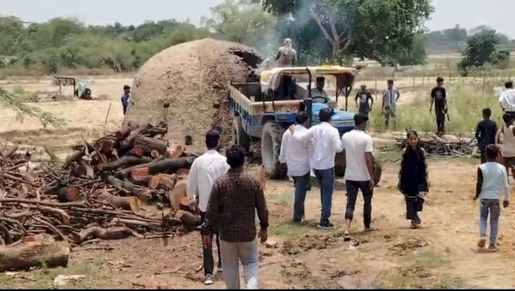 रायबरेली-अवैध कोयला भट्टियों पर चला बुलडोजर, वन विभाग की कार्रवाई से मचा हड़कंप