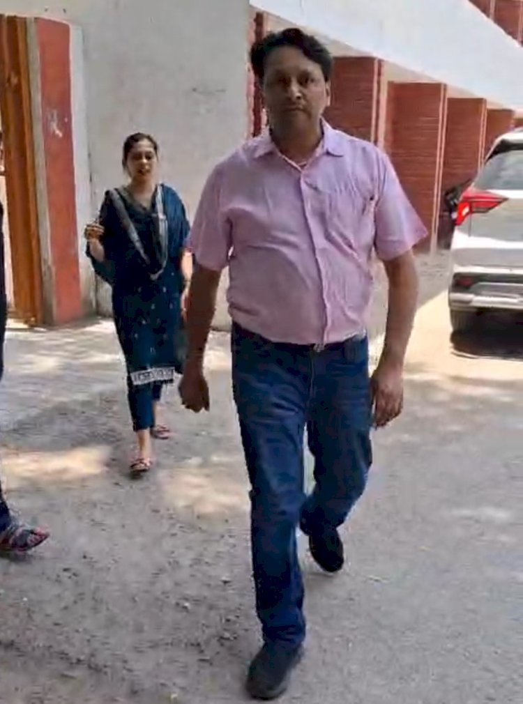 रायबरेली: वेतन विवाद में बवाल, शिक्षक से मारपीट कर फरार हुआ कार्यवाहक प्रिंसिपल मनीष सक्सेना