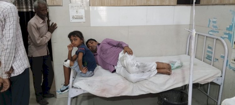 रायबरेली अज्ञात कार की टक्कर से मासूम सहित बाइक दंपति घायल, एक गंभीर