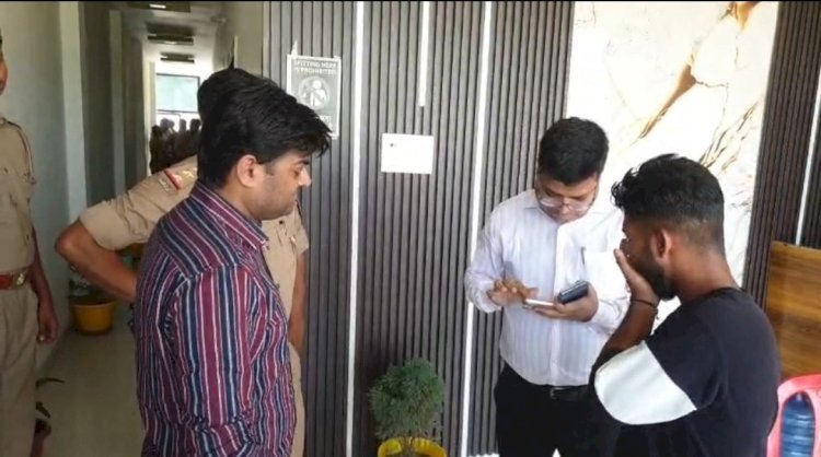 रायबरेली-बिना पंजीकरण संचालित OYO होटल पर प्रशासन का छापा, छह युवक-युवतियां मिलीं, होटल सीज