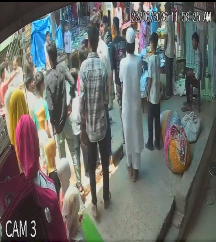 रायबरेली-सब्जी मंडी में मामूली कहासुनी में दो पक्षों में जमकर मारपीट, CCTV में कैद हुई घटना