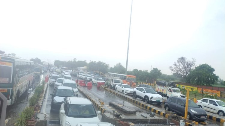 रायबरेली टेट परीक्षा व अपना दल की रैली को लेकर बछरावां कस्बे सहित टोल पर लगा लंबा जाम, फैली अव्यवस्थाएं