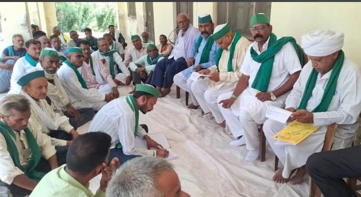 रायबरेली-प्रदेश अध्यक्ष के नेतृत्व में किसान यूनियन की बैठक संपन्न