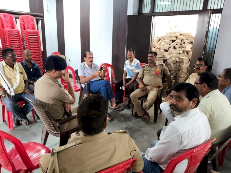 रायबरेली कांग्रेस कार्यालय के बाहर भाजपा और कांग्रेस कार्यकर्ता आमने-सामने, जमकर हुआ हंगामा