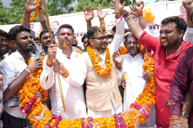रायबरेली-अनुष्ठान सिंह 'जहाजी' के नेतृत्व में भाजयुमो कार्यकर्ताओं ने मनाया प्रदेश अध्यक्ष रोहित मिश्र का जन्मदिन
