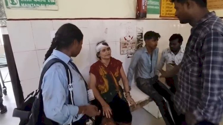 रायबरेली तेज रफ्तार ऑटो अनियंत्रित होकर पलटा, तीन यात्री घायल