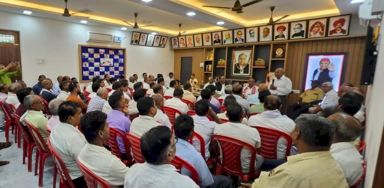 रायबरेली विश्वकर्मा समाज की सामाजिक चिंतन बैठक संपन्न