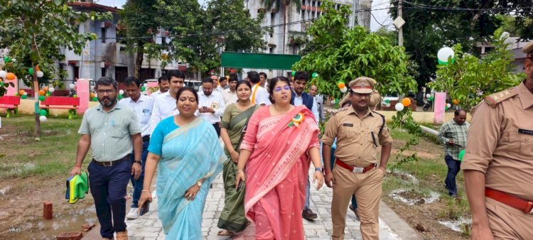 रायबरेली-डीएम ने विकास भवन में नव निर्मित ‘कर्तव्य वाटिका’ का किया लोकार्पण