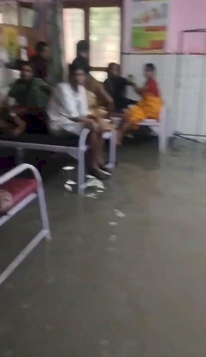 रायबरेली अधीक्षक कक्ष से लेकर जच्चा-बच्चा वार्ड में बेड तक पहुंचा गंदा पानी, जल निकासी की व्यवस्था की खुली पोल