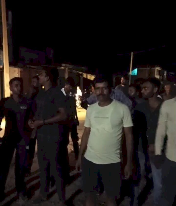 रायबरेली सैकड़ो ग्रामीणों ने विद्युत उपकेंद्र का किया घेराव, विभाग के खिलाफ मुर्दाबाद के नारे लगाकर जाहिर किया आक्रोश