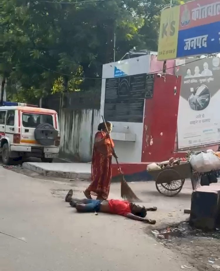 रायबरेली: शहर कोतवाली गेट पर जमीन पर पड़ा दिखा युवक, वीडियो वायरल