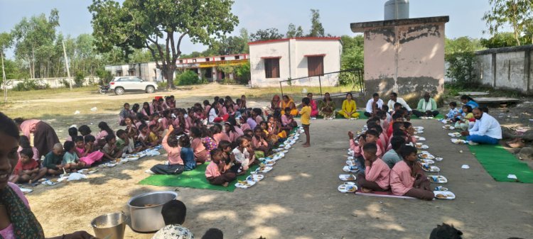 रायबरेली-कंपोजिट विद्यालय आंम्बा में मिशन शक्ति 6 के तहत हुआ कन्या पूजन एवं भोज