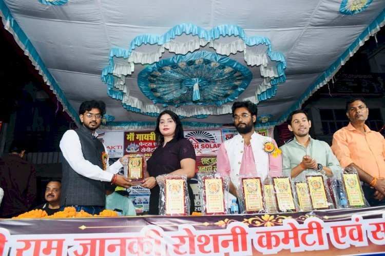 प्रयागराज: समाज सेवा और जनकल्याण में योगदान के लिए आचार्या राजश्री मिश्रा सम्मानित