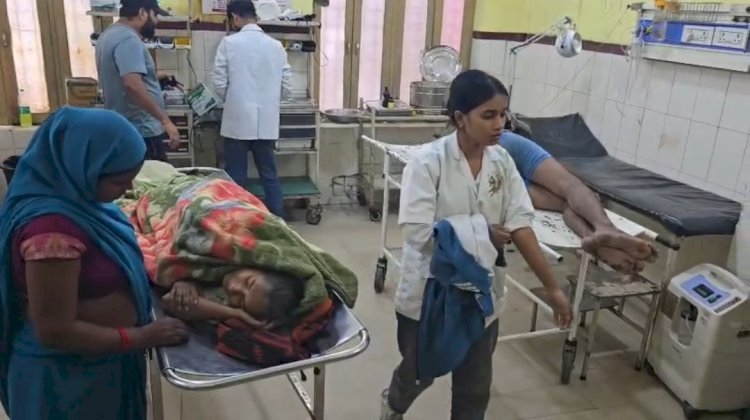 रायबरेली: तेज रफ्तार पिकअप ने ई-रिक्शा को मारी जोरदार टक्कर, आधा दर्जन छात्राएं घायल