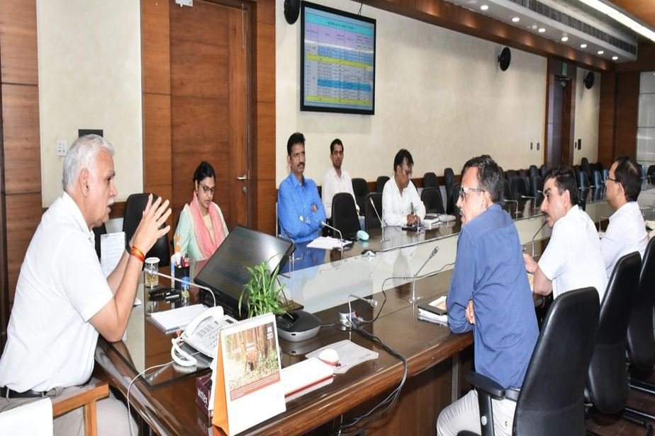 मुख्य सचिव ने जल जीवन मिशन योजना के कार्यों की समीक्षा, बोले- प्रदेश में तेजी से हो रहा कार्य