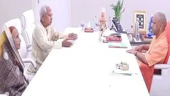 सीएम से मिले दंपती, मुख्यमंत्री ने कहा, शेष कमियों को करें पूरा, दिसंबर में मंगाएंगे