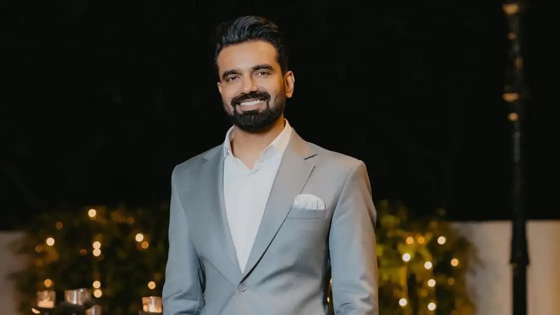 IAS अभिषेक सिंह ने दिया इस्‍तीफा, पहले GF ने दिल तोड़ा तो UPSC क्रैक की, जानिए अब नौकरी क्‍यों छोड़ी?