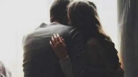 प्रेमी के लिए उजाड़ा अपना ही सुहाग, पत्नी ने पति के साथ खेला खूनी खेल, सोते समय कर डाली खौफनाक घटना