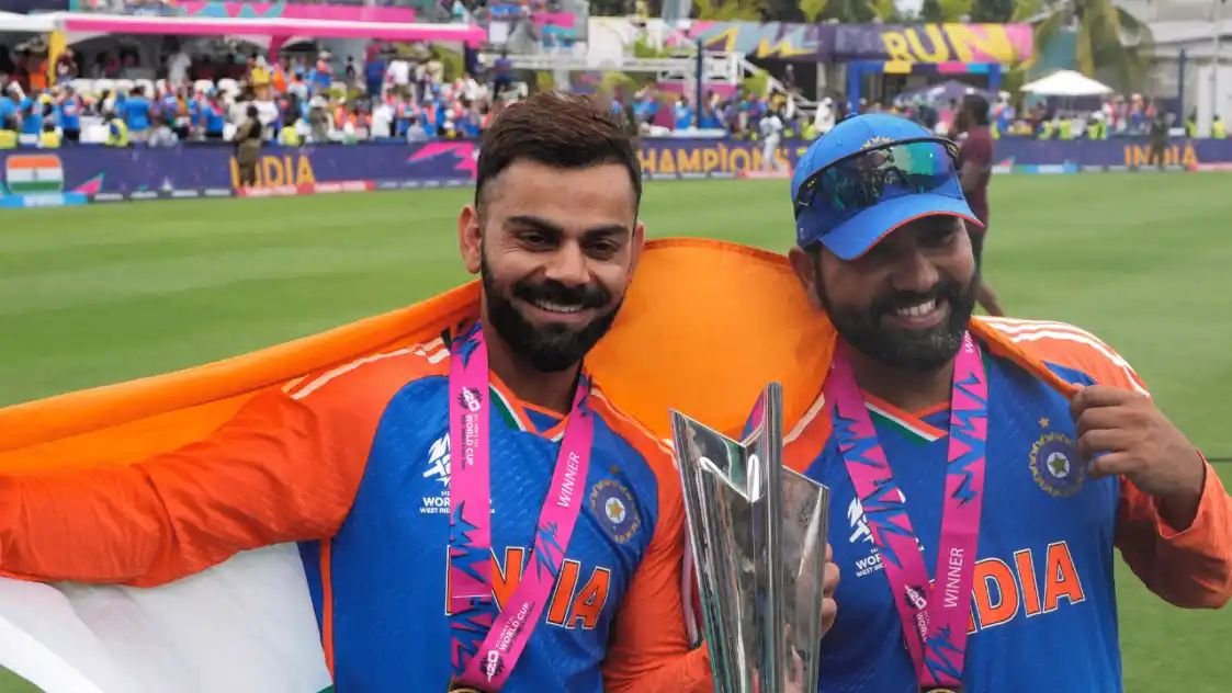 टीम इंडिया के खिलाड़ियों के साथ भारतीय फैंस भी जश्न में डूबे 