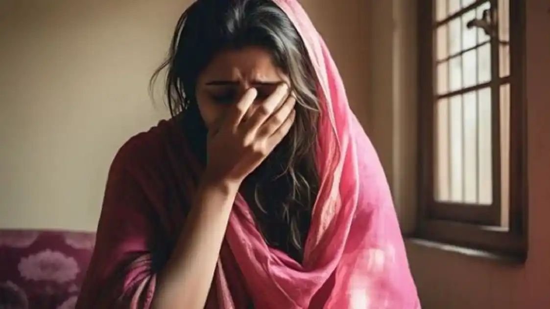 तीन बच्चों की मां ने रात को बॉयफ्रेंड से की ऐसी डिमांड, पूरी नहीं हुई तो खा लिया जहर