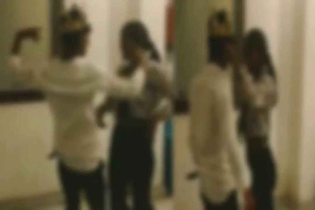 ब्यूटी सैलून में चल रहा था देह व्यापार, पुलिस ने छापा मारकर दो युवतियों समेत कई लोगों को दबोचा