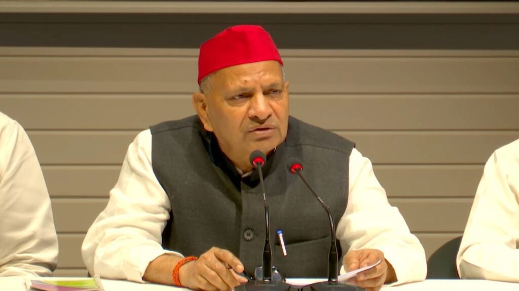 69000 सहायक शिक्षक भर्ती मामले पर बोले सपा प्रदेश अध्यक्ष- सरकार ने दलित और पिछड़ो के साथ धोखा किया, यह लचर पैरवी का नतीजा है