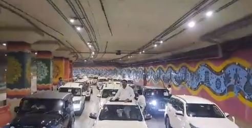 वायरल वीडियो पर सपा विधायक अतुल प्रधान ने दी सफाई, मोदी के रोड शो पर घेरा, कही ये बात ?