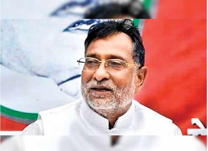 बलिया में मौतों से हाहाकार : रामगोविंद चौधरी का बीजेपी पर वार- सपा सरकार में बने ट्रामा सेंटर की मशीनें फांक रही धूल