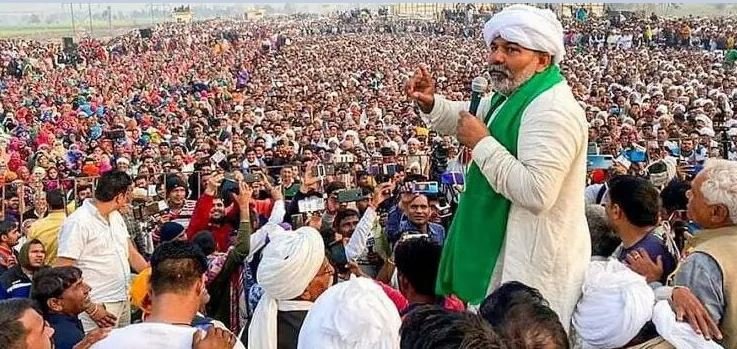 तीन साल बाद एक बार फिर दिल्ली रामलीला मैदान पर संयुक्त किसान मोर्चा के आह्वान पर किसानों की महापंचायत