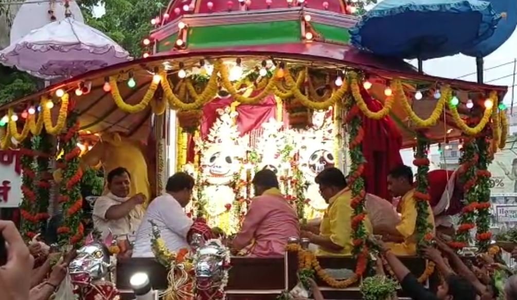 वाराणसी में 3 दिवसीय रथयात्रा मेला हुआ प्रारंभ उमड़े हजारों श्रद्धालू